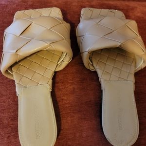 BOTTEGA VENETA LIDO SANDALS NATURAL TAN BEIGE 37